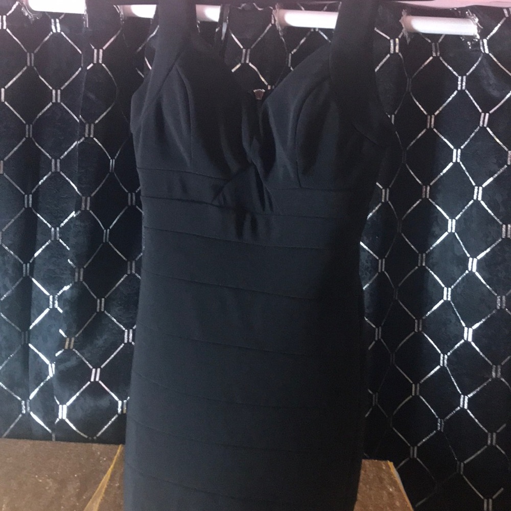 Dress - Picture 2 of 5